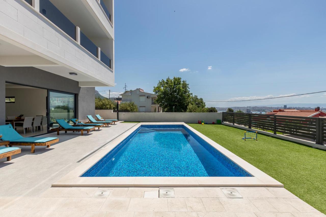 Luxury Villa La Nonna Ana - Heated Pool, Sea View, Near Split Kastela Exterior photo
