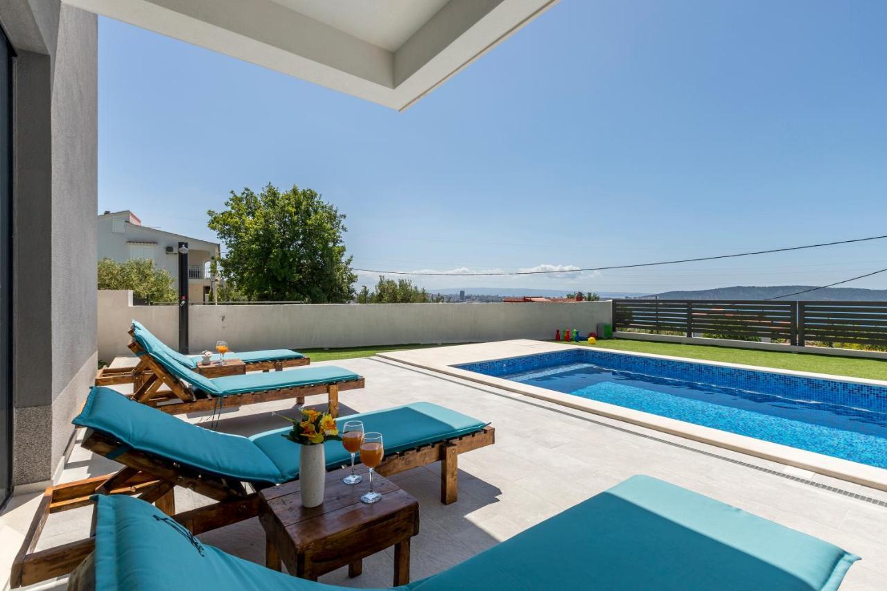 Luxury Villa La Nonna Ana - Heated Pool, Sea View, Near Split Kastela Exterior photo