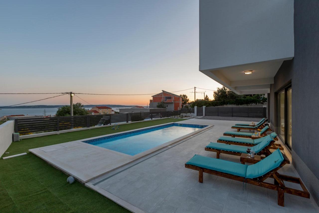 Luxury Villa La Nonna Ana - Heated Pool, Sea View, Near Split Kastela Exterior photo