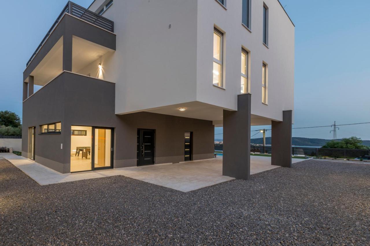 Luxury Villa La Nonna Ana - Heated Pool, Sea View, Near Split Kastela Exterior photo