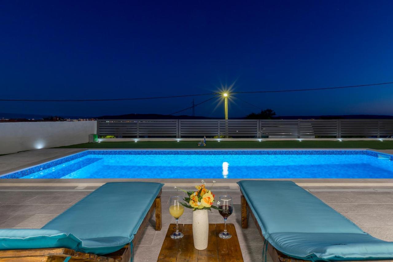 Luxury Villa La Nonna Ana - Heated Pool, Sea View, Near Split Kastela Exterior photo