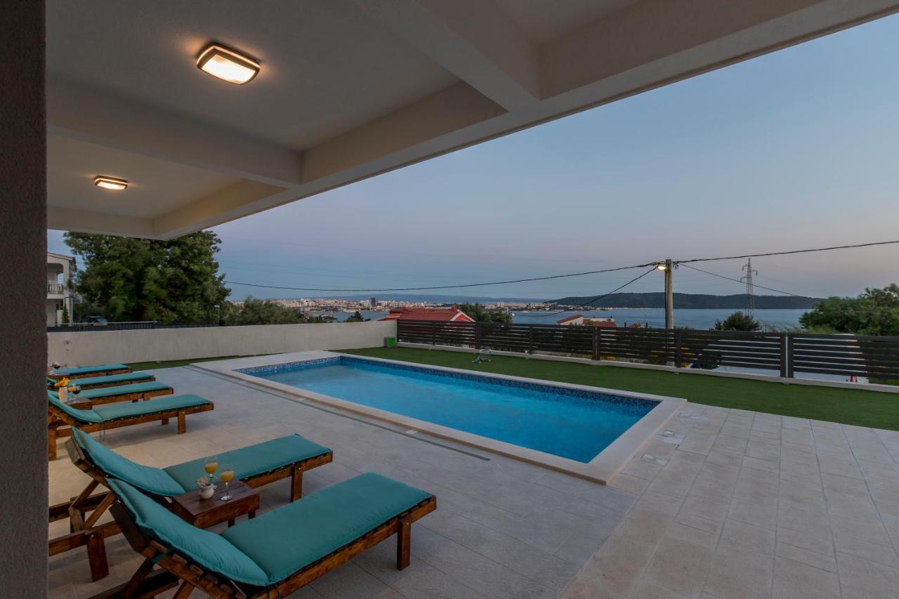 Luxury Villa La Nonna Ana - Heated Pool, Sea View, Near Split Kastela Exterior photo